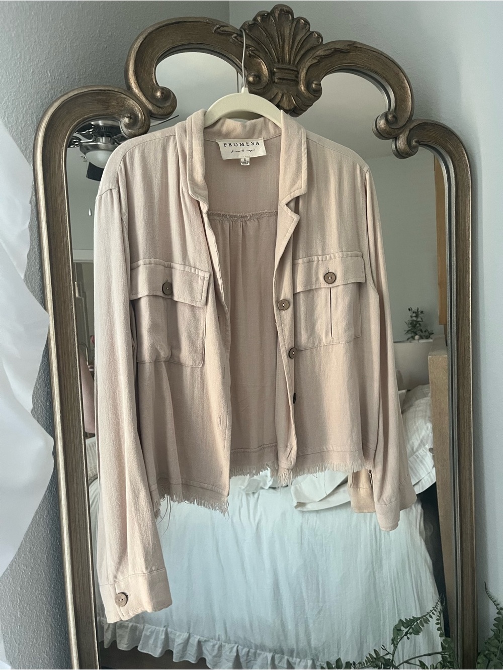 Promesa Beige Cropped Shirt/Jacket with Patch Pockets